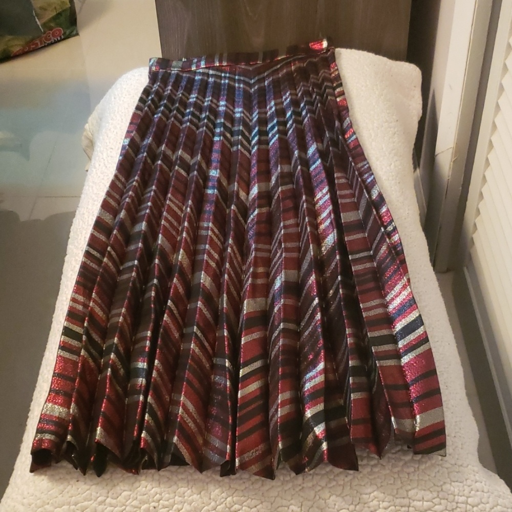 Zara metallic Chevron print pleated skirt NWOT!